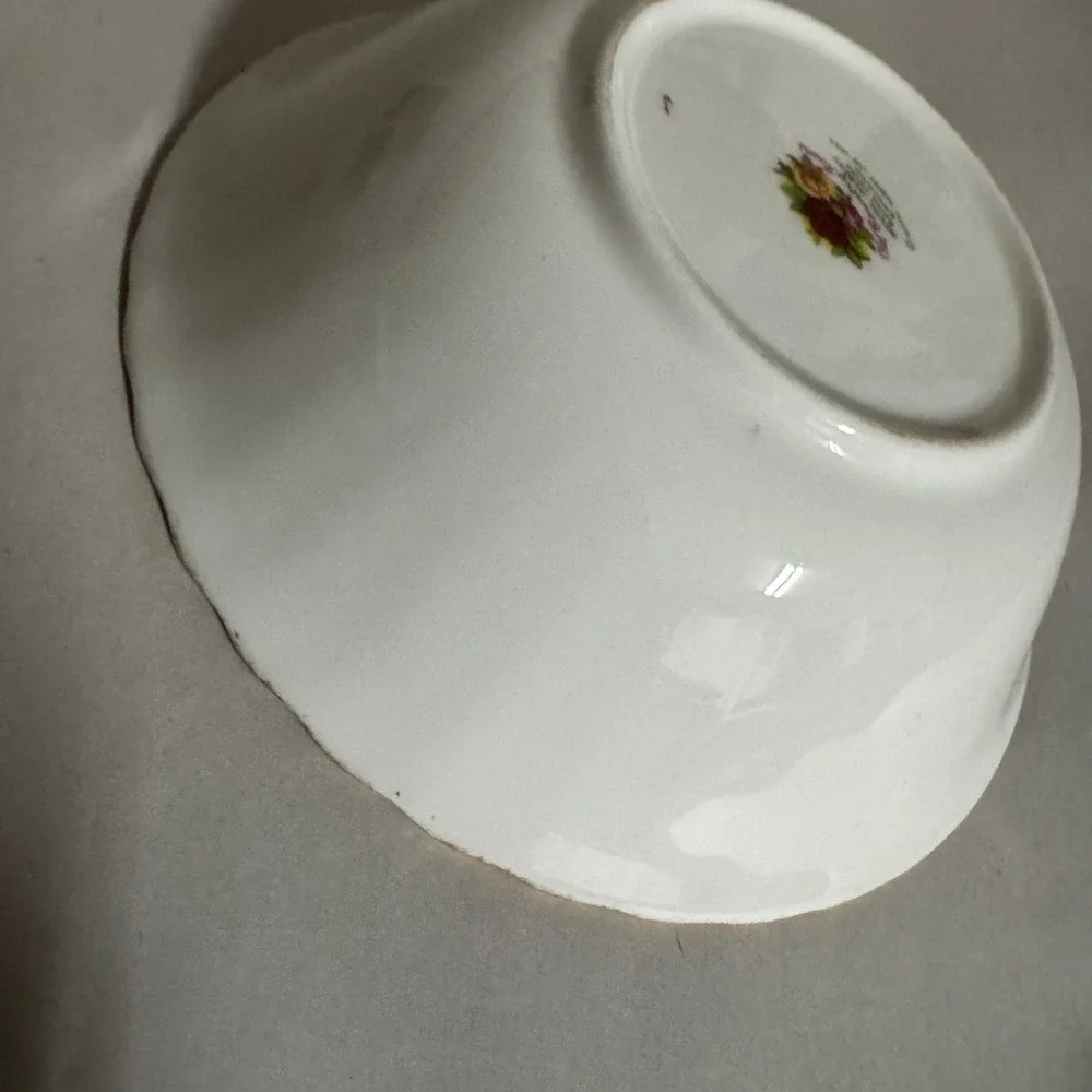 Royal Albert Old Country Roses CEREAL‎ Bowl Bone China England Gold Trim 6